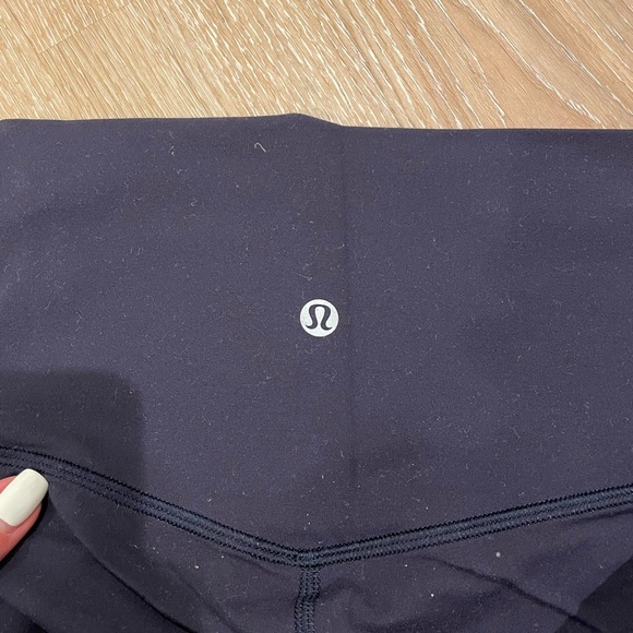 Lululemon align high rise crop 21’ - Picture 5 of 5